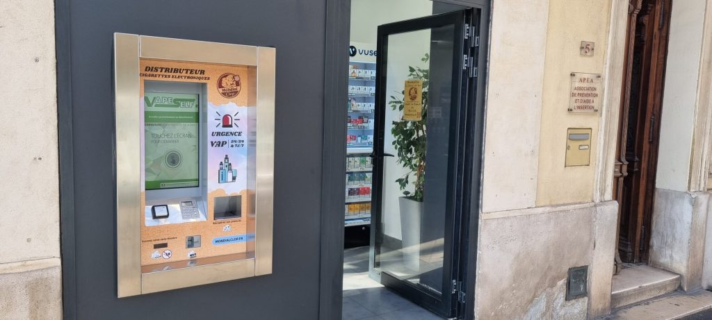 Distributeur e-liquide